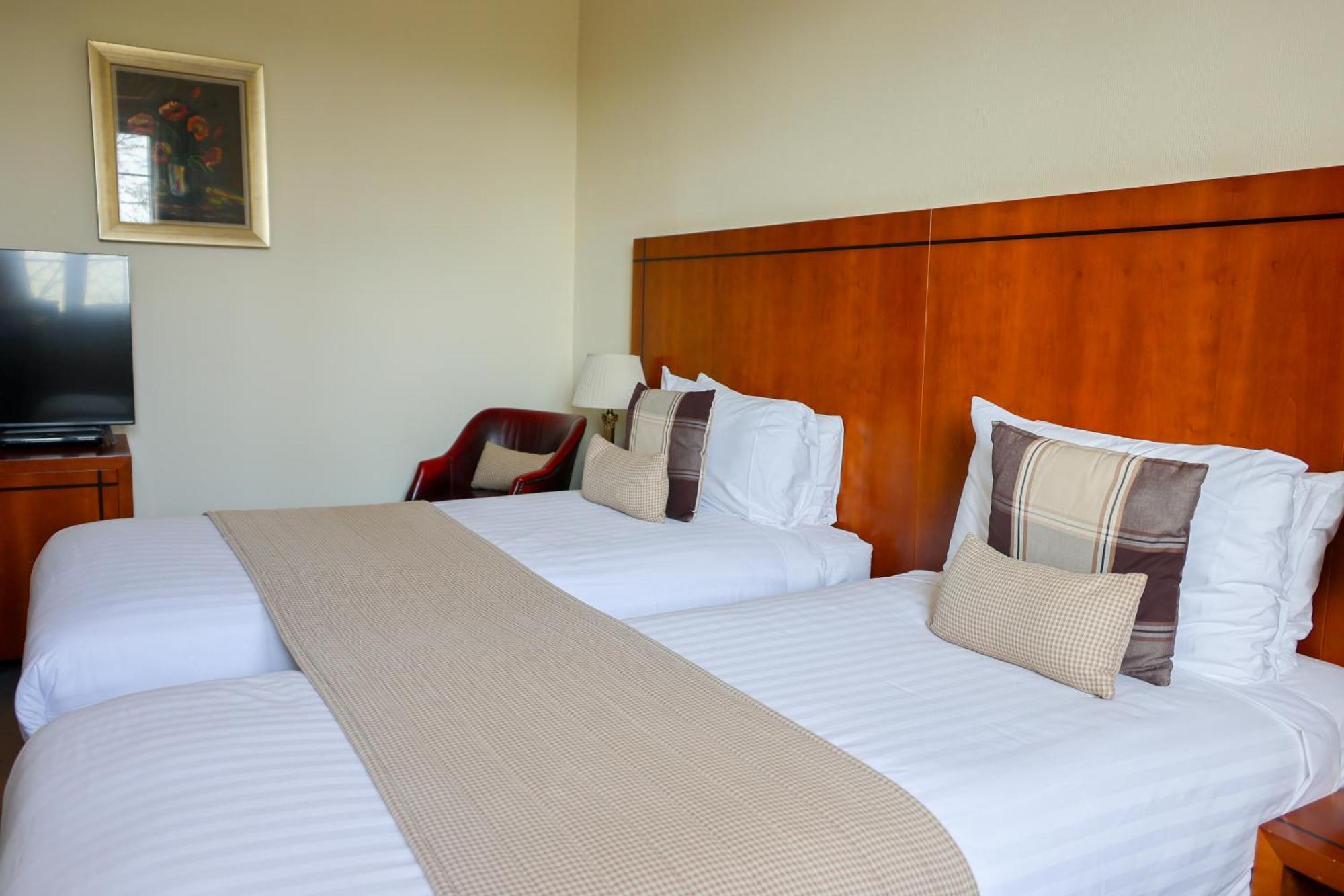 Loans Highgrove House Hotel מראה חיצוני תמונה